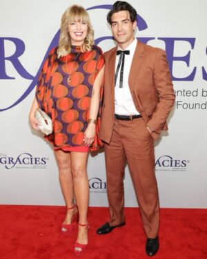 Melissa Peterman Instagram - Yesterday we celebrated women in media, and frankly, we should be doing this everyday. Thank you #gracieawards @melissapeterman @hallmarkchannel