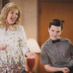 Melissa Peterman Instagram - Friendly reminder to dance more. AND there's a new Young Sheldon tonight! 8/7 on CBS! @youngsheldoncbs @cbstv @iain #youngsheldon #ilovethispicture #funwithiainbetweentakes ❤️