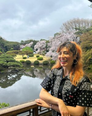 Melissa Villaseñor Instagram - Meliss in Japan part 1.
I never felt lonely because the warmth of the peoples energy and nature made me feel calm and enough as i am. 🥹i really loved Japan. This trip changed me for the better.
Big thanks to my friends that helped me navigate this tom, yuko, mami, azusa 🌸❤️