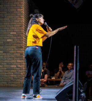 Melissa Villaseñor Instagram - Miami improv 8-26-23 

@albeardoh 📸