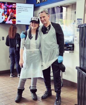 Melody Thomas Scott Instagram - To my beloved colleagues and friends who joined me yesterday by volunteering to commemorate my 45 years at @youngandrestlesscbs, my many thanks! I love you dearly!

To @projectangelfood for providing us the opportunity to give back to our great community. Thank you, @richardayoub, for your leadership. 

And to my fans - It’s been 45 years on this extraordinary journey, and I am grateful you continue to come along with me! Keep watching! ❤️

@ericbraedengudegast @lauralee_bell @traceybregman1 @therealstafford @colleenzenk @mattykane1 @claudb4177 
#FoodIsLove #LeadWithLove #ProjectAngelFood