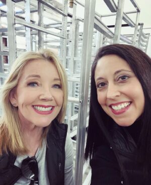 Melody Thomas Scott Instagram - To my beloved colleagues and friends who joined me yesterday by volunteering to commemorate my 45 years at @youngandrestlesscbs, my many thanks! I love you dearly!

To @projectangelfood for providing us the opportunity to give back to our great community. Thank you, @richardayoub, for your leadership. 

And to my fans - It’s been 45 years on this extraordinary journey, and I am grateful you continue to come along with me! Keep watching! ❤️

@ericbraedengudegast @lauralee_bell @traceybregman1 @therealstafford @colleenzenk @mattykane1 @claudb4177 
#FoodIsLove #LeadWithLove #ProjectAngelFood