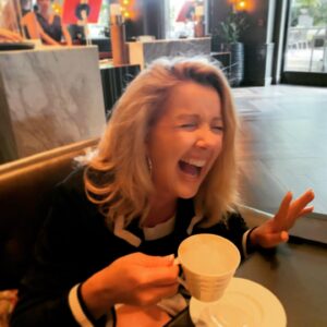 Melody Thomas Scott Instagram - As a new coffee drinker, I was so excited to celebrate #NationalCoffeeDay today! Hope you had a great one! 
#instagraMELable #coffeeandfriendsmaketheperfectblend #makingthecaffeinescene @fourseasons