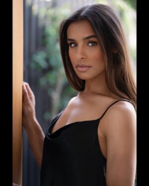 Melody Thornton Instagram - I was fresh off of Covid. Shooting a secret show and headshots🥳 It’s all about confidence baby 😜 (I haven’t had Covid this year and am recovered from my cold 🤗) love y’all 💕