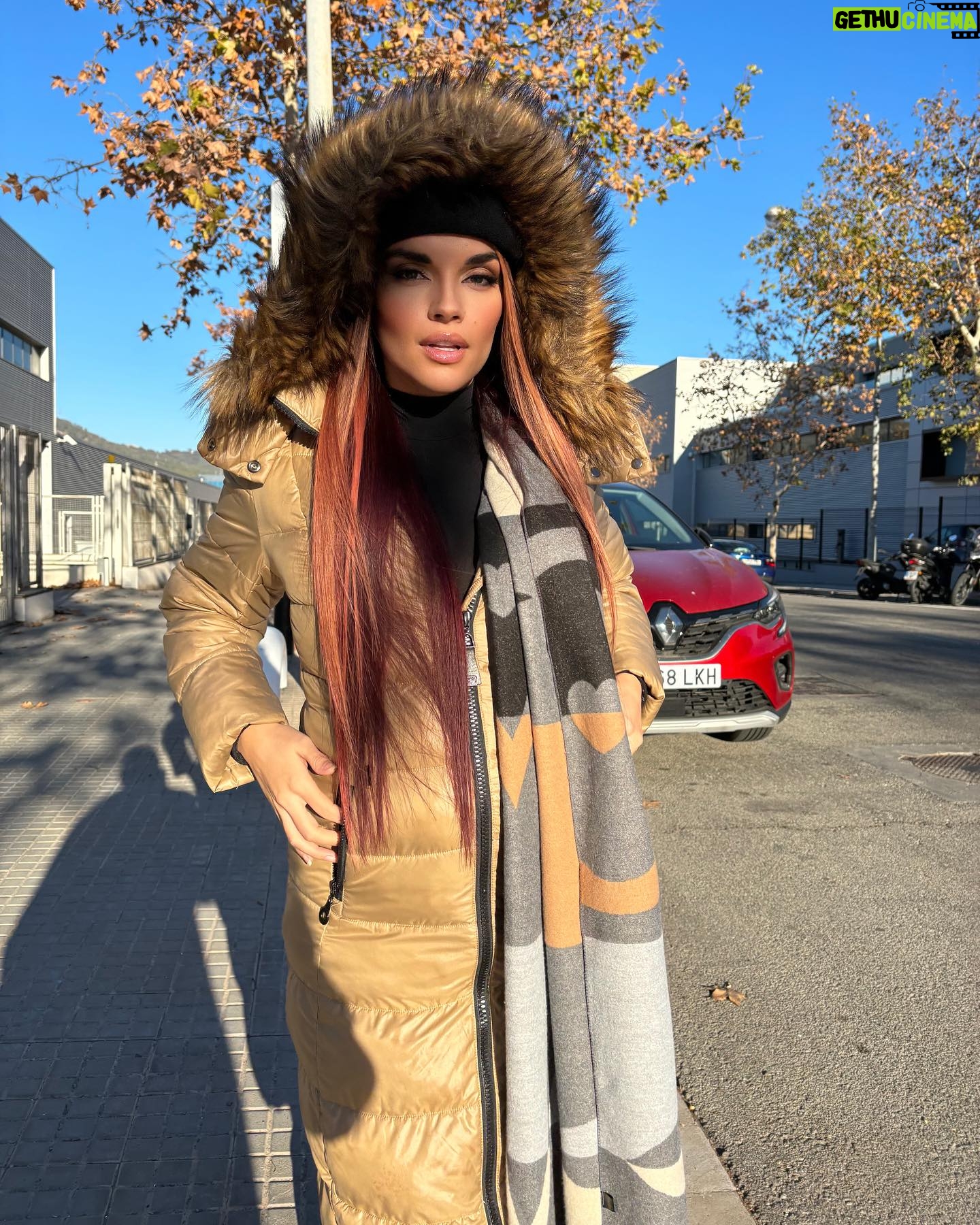 Melody Ruiz Instagram - Que frío!!!! Qué temperatura hace dónde vives? Con quien hablo poquit@s se salvan de decir que no están resfriad@s.😢 Ya os cuento mañana por lo que pasé en estas semanas…