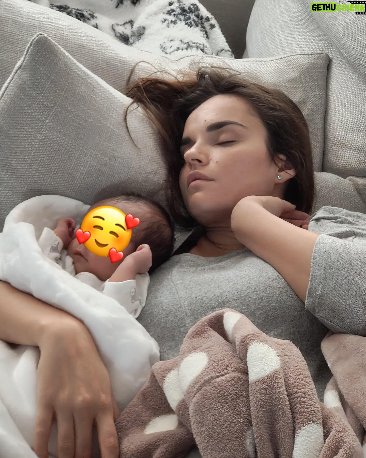Melody Ruiz - 55.7K Likes - Os comparto un momento muy especial para mi…
Mi siesta favorita sin lugar a dudas 😍😍😍😍🥹