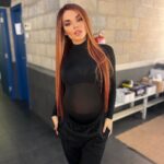 Melody Ruiz Instagram – Feliz noche familia! 
Cada día más gordita 😅 
Esta barriga crece y crece más… 🥰
Aquí os dejo fotito de hoy! 
Que ganas de que podáis ver todo lo que estamos haciendo! 🙈😍
Os dejo calendario de estas semanas:
28 Diciembre, Grabación nuevo proyecto. 
29 Diciembre, Promoción.

31 Diciembre 
– Telecinco: “Nochevieja contigo”
– Canal sur: “Fin de año” 

3 Enero, Grabación nuevo proyecto.
4 Enero, Grabación nuevo proyecto.
9 Enero, Grabación Tv.
10 Enero, Grabación nuevo proyecto.
11 Enero, Grabación nuevo proyecto.
12 Enero, Grabación Tv.
24 Enero, Grabación nuevo proyecto.
25 Enero, Grabación nuevo proyecto.
31 Enero, Grabación nuevo proyecto.
1 Febrero, Grabación nuevo proyecto.
7 Febrero, Grabación nuevo proyecto.
8 Febrero, Grabación nuevo proyecto. 
14 Febrero, Grabación nuevo proyecto.
15 Febrero, Grabación nuevo proyecto.