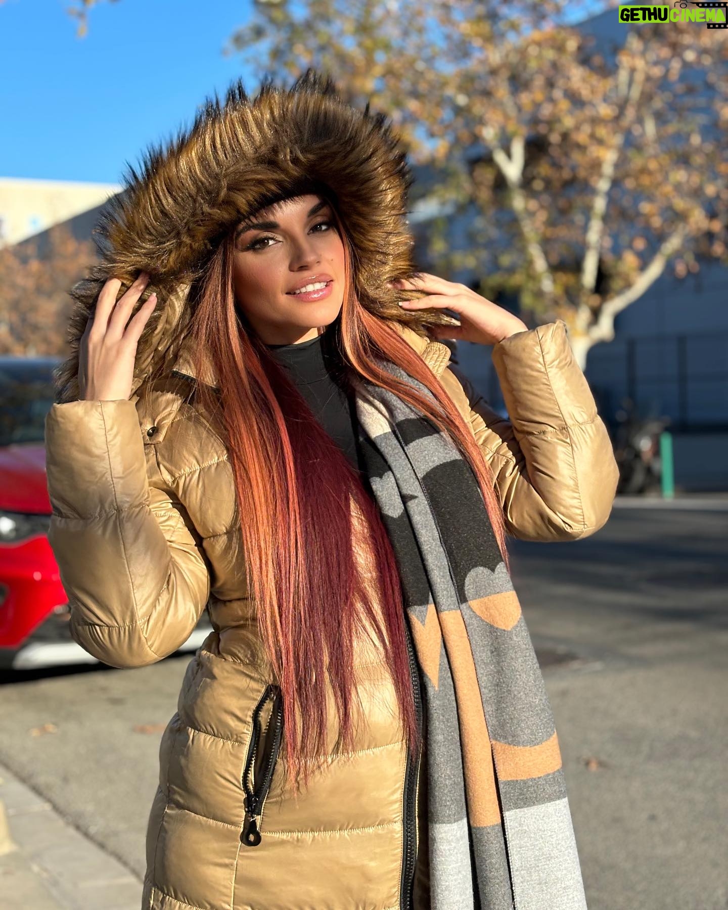 Melody Ruiz Instagram - Que frío!!!! Qué temperatura hace dónde vives? Con quien hablo poquit@s se salvan de decir que no están resfriad@s.😢 Ya os cuento mañana por lo que pasé en estas semanas…
