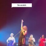 Melody Ruiz Instagram – Noche de sábado y tu cuerpo lo sabe! ❤️ Qué maravilla “Mujeres cantan a la gran María Jiménez”. Muchísimas gracias por una noche de conciertazo con tantas compañeras maravillosas homenajeando a María Jiménez. 
Gracias por este video que me habéis mandado! ❤️
