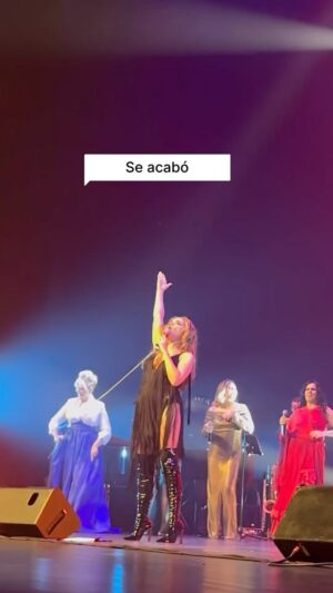 Melody Ruiz Instagram - Noche de sábado y tu cuerpo lo sabe! ❤️ Qué maravilla “Mujeres cantan a la gran María Jiménez”. Muchísimas gracias por una noche de conciertazo con tantas compañeras maravillosas homenajeando a María Jiménez. 
Gracias por este video que me habéis mandado! ❤️