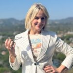 Melora Hardin Instagram – Rooftop fun! ☀️ 👠 🌴