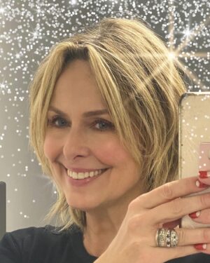 Melora Hardin Instagram - When it’s snowing inside! 🤍❄️✨