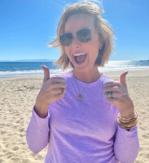 Melora Hardin Instagram - So cool to see I’m at 300k followers on here! Thank you all so much for following along on this journey. Sending lots of love to you guys! Thanks for making this whole Instagram thing so much fun. Appreciate all the love and support. Hope you all have a great week and a great month 🥳 💜