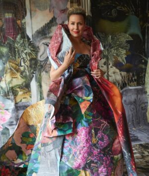 Melora Hardin Instagram - Absolutely LOVED working with these creative artists! Such a joyful and beautiful collaboration! THANK YOU Johan, Randy & Steeve and also Esther & Patrick at Wynil. 

So excited to share this paper dress, hat & stole are made from my new line of wallpaper! Yes, this is a paper dress! 

if you want to see and/or buy my first line of Storyboards by Melora Hardin wallpaper based on my original collage art check it out on my website www.Melora.com