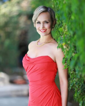 Melora Hardin Instagram - This was such a fun and glamorous shoot for Fine Magazine 💄💃💋 Photo credit : Stunning Photography