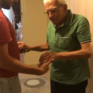 Meltem Gülenç Instagram - Canımmmm babişkomu bugün son yolculuğuna uğurluyoruz . Huzur içinde uyu canımın içi yolun ışık olaun seni çok seviyorummm iyi ki benim babişkom olmuşsun senin bir parçan hep benimle olacak .Aşk adamı, güzel insan mekanın cennet olsun🙏🙏🙏 🙏🙏❤️❤️❤️❤️