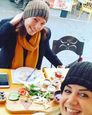 Meltem Gülenç Instagram - Günaydınnn😉İyi pazarlar...Fulişimle setten önce kahvaltı keyfi😘
