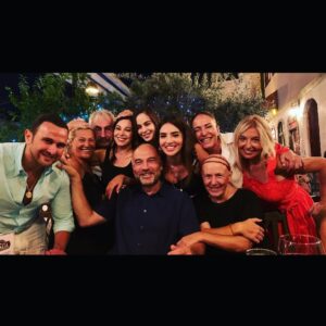 Meltem Gülenç Instagram - Nice güzel yaşların olsun arkadaşım