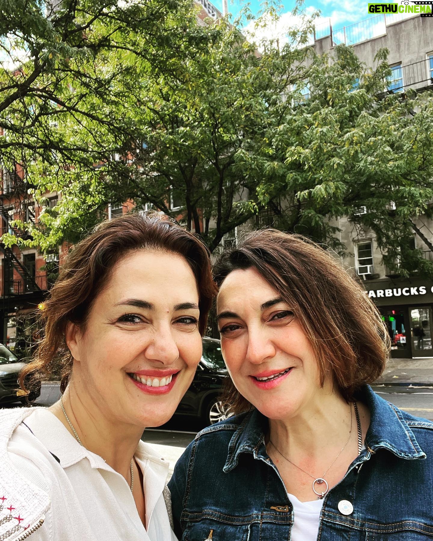 Meltem Cumbul - 9.2K Likes - Canım çocukluk arkadaşımla New York Sokaklarında, Amerika 🗽