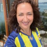 Meltem Cumbul Instagram - Fenerbahçe Spor Kulübü Başkanı Ali Y. Koç’a teşekkürlerimle 💛💙 2021-22 sezonunda futbolun rengi SARI LACİVERT olsun! #vaktifener #fenerbahçe #atatürk @fenerbahce Dünya Fenerbahçeliler günümüz kutlu olsun. “İyi ki FENERBAHÇE!” 19.07