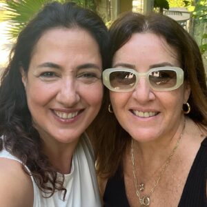 Meltem Cumbul Instagram - İzmir Özel Türk Koleji’nin bana kazandırdığı güzelliklerin başında arkadaşlarım gelir. Seviyorum sizi ❤️🧿