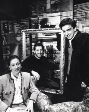 Meltem Cumbul Instagram - 📷Ara Güler objektifinden @aragulermuzesi 
 ‘Ayrılık Müziği’ Marguerite Duras 1995 
İgot Tiyatrosu
Yönetmen:Ragıp Yavuz
Oyuncular:Meltem Cumbul&İlhan Arkan
Koreografi:Aylin Kalem
“Aşk biterken kimileri öğleden sonraları ağlar, ben ise at yarışlarına gidiyordum.”