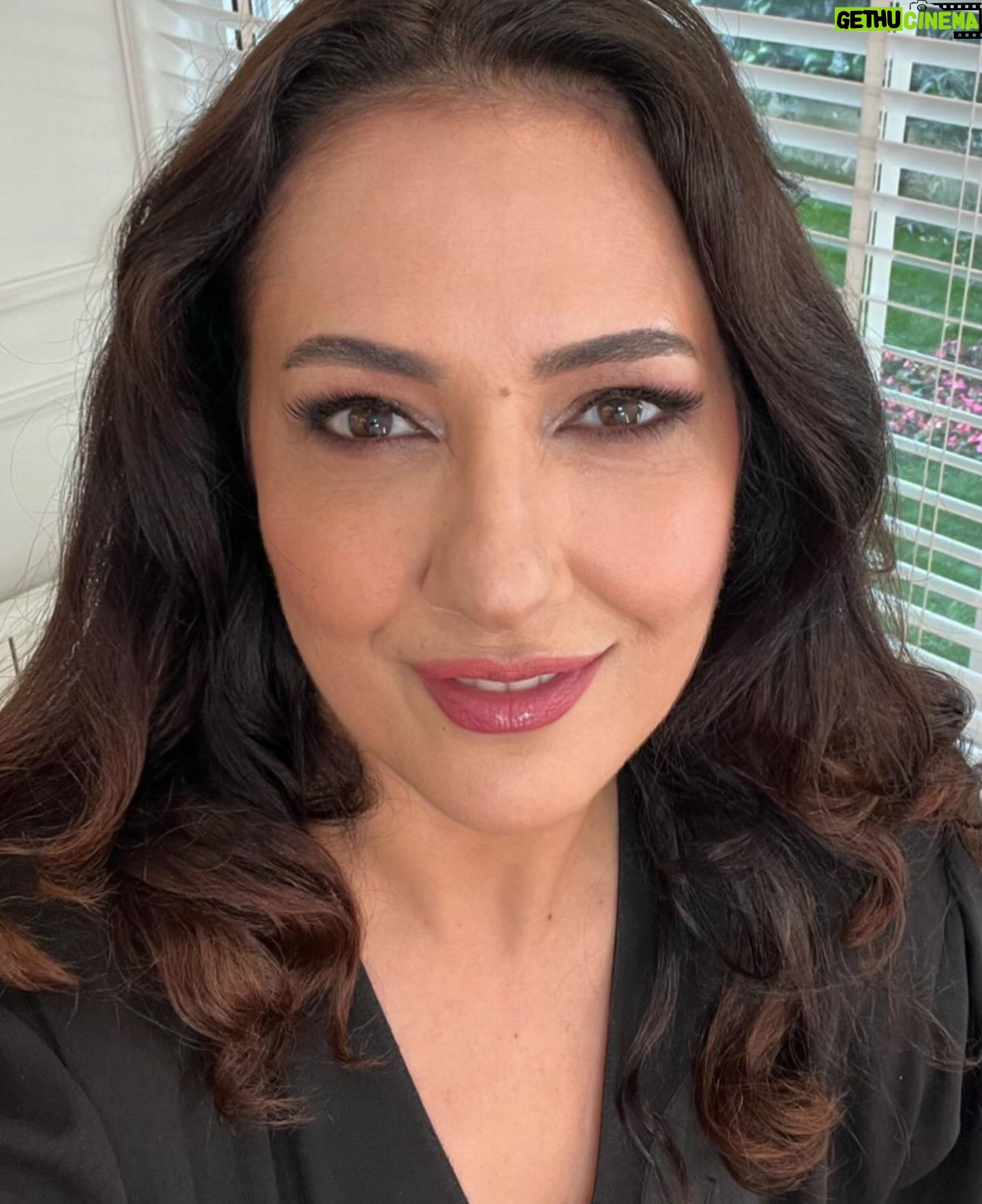 Meltem Cumbul - 8.3K Likes - Konservatuvar arkadaşım canım Elif Girgin’e LA günlerini aratmayacak makyajı için teşekkür ederim. @elifgirginmakeup ❤️🙏