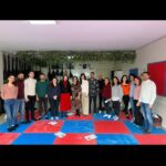 Meltem Yılmazkaya Instagram – “25 Kasım Kadına Yönelik Şiddetle Mücadele” günü kapsamında düzenlenen , aktivizm programlarından birinde daha atölyemi bitirdim. Dilerim katılan herkese şifa olmuştur! Bölgedeki 10. Yılım , hala aynı heyecanla ve gönüllü ruhla geliyorum seve seve! Sebebi sevgi olanın yolu derman oluyor🍀 Yıllardır mahrum bölgelerdeki kadınlar ve çocuklar için çalışan , mülteci kadınlar için birçok alanda mücadele eden güzel insanım @leylaonuryanar ve ekibi! Kalbim desteğim daima sizinle!  Şikayete çok alışıp çözüm kısmına pek dokunmadığımız bir zamanda , kim hangi canlı için ne fayda sağlıyorsa , önce kendine sonra insanlığa fayda! Pek şükürle kapatıyorum geceyi❤️

“Bir mum, diğerini tutuşturmakla ışığından bir şey kaybetmez” #mevlana 

#mardin
#turkey
#arttherapy 
#volunteer