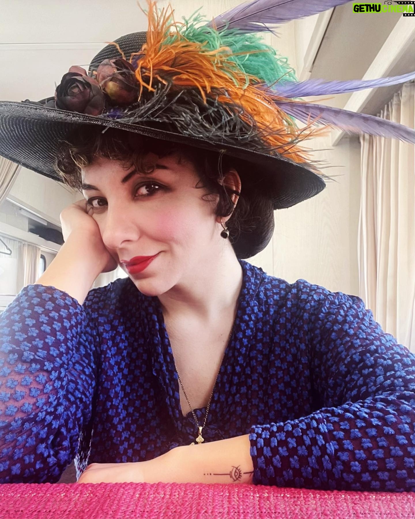 Meltem Yılmazkaya - 3 Likes - Onun hayali bu hikayeyi seyirciyle paylaşmaktı , benim hayalim bir gün onunla çalışmak🙏🏻 Kurmacaya , oyuna , sinemaya kattığın şeylerin dışında , setteki üstün sabrın , nezaketin ve eşitliğin için kendi adıma çok teşekkürler caaanım @caganirmak1 🤍 Şimdi hikayeyle tanışma sırası sizde🍀 #yaratılan @netflix ‘te … İyi seyirler!
@netflixturkiye @o3medya
