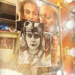 Meltem Yılmazkaya Instagram – Onun hayali bu hikayeyi seyirciyle paylaşmaktı , benim hayalim bir gün onunla çalışmak🙏🏻 Kurmacaya , oyuna , sinemaya kattığın şeylerin dışında , setteki üstün sabrın , nezaketin ve eşitliğin için kendi adıma çok teşekkürler caaanım @caganirmak1 🤍 Şimdi hikayeyle tanışma sırası sizde🍀 #yaratılan @netflix ‘te … İyi seyirler! 
@netflixturkiye @o3medya