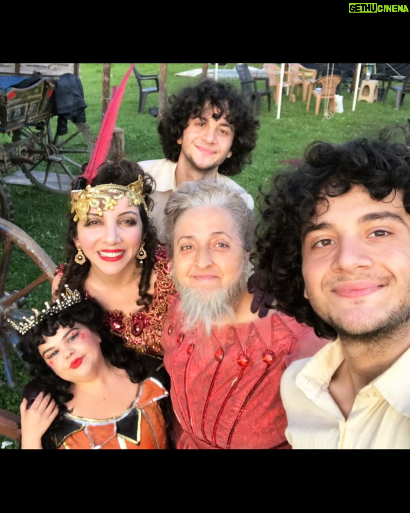 Meltem Yılmazkaya - 3 Likes - Onun hayali bu hikayeyi seyirciyle paylaşmaktı , benim hayalim bir gün onunla çalışmak🙏🏻 Kurmacaya , oyuna , sinemaya kattığın şeylerin dışında , setteki üstün sabrın , nezaketin ve eşitliğin için kendi adıma çok teşekkürler caaanım @caganirmak1 🤍 Şimdi hikayeyle tanışma sırası sizde🍀 #yaratılan @netflix ‘te … İyi seyirler!
@netflixturkiye @o3medya