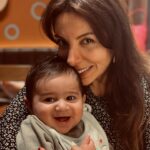 Meltem Yılmazkaya Instagram - Bu yaşın en güzel hediyesi sizdiniz yakışıklılarım 🥰 27 Mayıs , bir puset , iki sevgili , hastaneye dönen taksinin tekerleği :) @kadirdogann Elleriniz elimden ayrı olmasın🤍 Birkaç fotoğraf özeti , hatıra kalsın… Sonra ben sonra insanlarım , sonra ne ekersen onu biçersin dengesi! Varlığını her zaman hissettiren dostlarım , canlarım siz de hiç eksik olmayın🤍