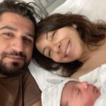 Meltem Yılmazkaya Instagram - Bu yaşın en güzel hediyesi sizdiniz yakışıklılarım 🥰 27 Mayıs , bir puset , iki sevgili , hastaneye dönen taksinin tekerleği :) @kadirdogann Elleriniz elimden ayrı olmasın🤍 Birkaç fotoğraf özeti , hatıra kalsın… Sonra ben sonra insanlarım , sonra ne ekersen onu biçersin dengesi! Varlığını her zaman hissettiren dostlarım , canlarım siz de hiç eksik olmayın🤍