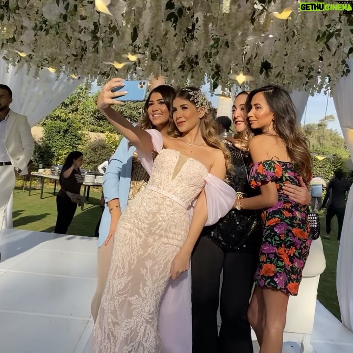 Menna Samaha - 4.2K Likes - Behind the scenes 💕
#زي_القمر
#فوتوشوب
#cbc #cbcdrama