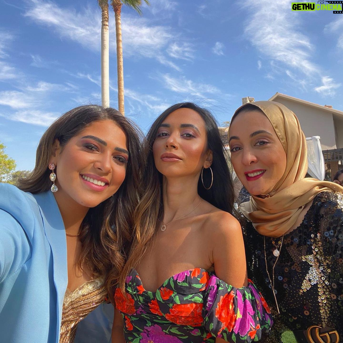 Menna Samaha - 4.2K Likes - Behind the scenes 💕
#زي_القمر
#فوتوشوب
#cbc #cbcdrama