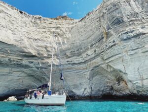 Merritt Patterson Instagram - Milos - the Greek island of private beaches, sail explorations and unobstructed views! @whitecoastmilos was the perfect private hideaway with fantastic food and the most incredible customer service. I dream about the hotel’s signature fragrance💭🤍🌊 Heaven. Make sure you dedicate one night to Medusa restaurant. Incredible authentic fresh Greek cuisine - get there early no reservations.  #whitecoastmilos #Milos #travel #luxuryhotels