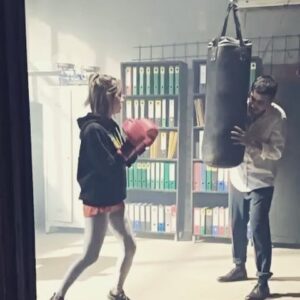 Merve Altınkaya Instagram - Kick box’ı oldurabilmiş miyim biraz ne dersiniz? #kickboks