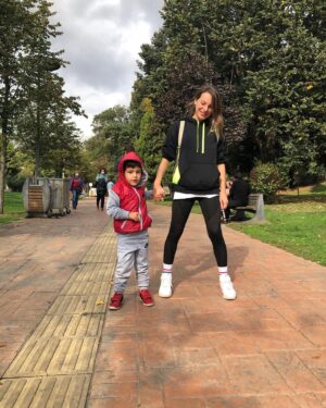 Merve Altınkaya Instagram - öyle böyle değil çok seviyorum çok