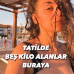Merve Polat Instagram - It’s ME!!! Thanks 😂 Tatilde assla boğazımı tutamam diyenler yoruma💣 Ayyynısıyız dediğine yolla😂✈️ #egypt #hurgada #sharmelsheikh #cairo #vacation #diyet #tatildediyetehayır #destination #kiloalma #kilo #kiloverme #diyetisyen