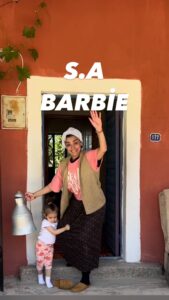 Merve Polat Instagram - KÖYLÜ BARBİE 🙋🏼‍♀️ALEYKÜMSELAM KEN🙋🏽 #barbie #barbiemovie @barbie