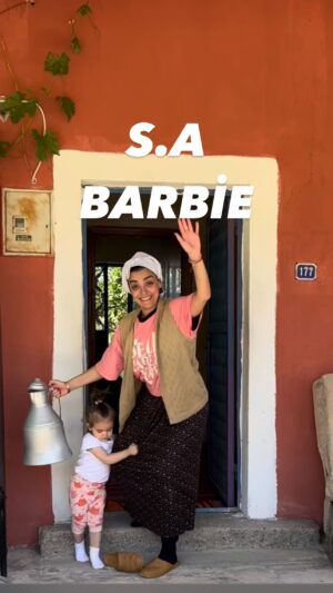 Merve Polat Instagram - KÖYLÜ BARBİE 🙋🏼‍♀️ALEYKÜMSELAM KEN🙋🏽 #barbie #barbiemovie @barbie