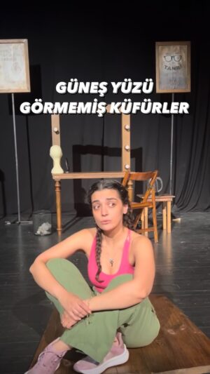 Merve Polat Instagram - PAZARTESİ İŞ ÇIKIŞI KİMLER BÖYLE😂 
İş arkadaşına, patronuna yolla🤪 

#pazartesi #pazartesisendromu #patron #mesai #yıldıztilbe #işçıkışı #work