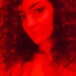 Merve Polat Instagram - Tiyatro Mitos yapımı YAN ROL 15 Aralık 20:30 Moda Sahnesi’nde başlıyor. @modasahnesi @headshotroom @tiyatromitos @senolonder @arzukurtdere @cemokyay
