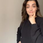 Merve Polat Instagram - ABLA VİDEOLARINA ÇOK GÜLÜYORUM DİYENLERE:) Sahnede de izlemenizi tavsiye ediyorum🤪 Nerelerde oynuyoruz👆🏼 Biletler www.tiyatromitos.com ‘da #tiyatro #sahne #tiyatrooyunu #ödüllüoyun #yanrol #yanroloyun