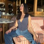 Merve Sevi Instagram – Favoriniz hangisi, 1, 2 ya da 3? 🥂

#reklam #işbirliği