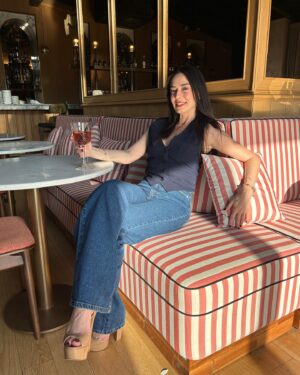 Merve Sevi Instagram - Favoriniz hangisi, 1, 2 ya da 3? 🥂

#reklam #işbirliği