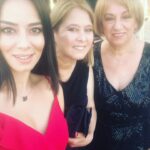 Merve Sevi Instagram – Seninle paylaşmak istediğim daha çok anı var. 🤍 
 Anneler gününüz ballı olsun🌸