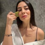 Merve Sevi Instagram - 2023'e en mutlu şekilde geçirmeniz için sizlere birbirinden harika hediyeler hazırladık.🎁 *5 Şanslı takipçimize istediği ürünü hediye ediyoruz.  *Çekilişe katılıp bu hediyelerden birini kazanabilmeniz için yapmanız gereken tek şey bu fotoğrafın altına en az 2 arkadaşınızı etiketlemek, fotoğrafı beğenmek ve @seaymarket hesabını takip etmek! Kazanan takipçiler 18 Ocak’ta açıklanacak.!! 🥳🥳
