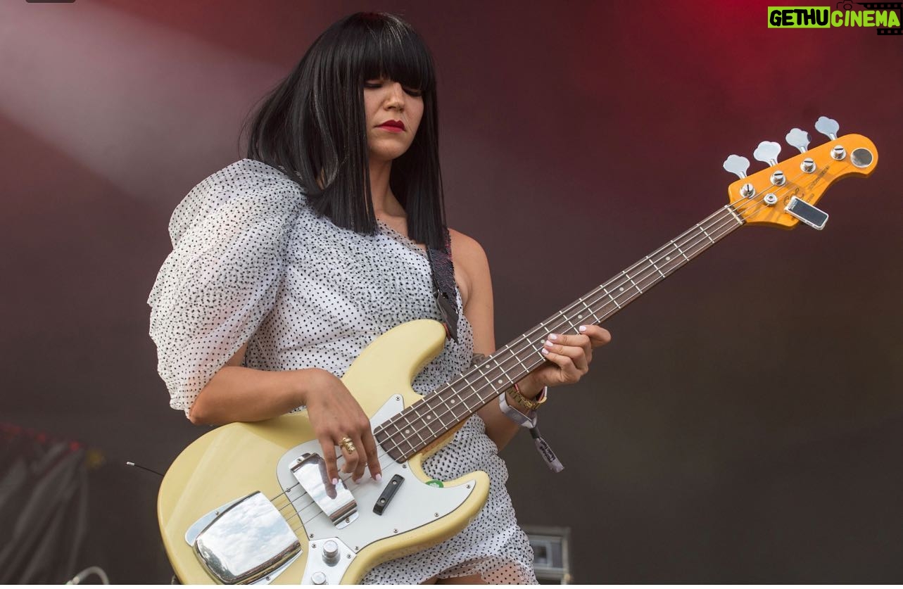 Meshell Ndegeocello - 1.3K Likes - Laura Lee soothing my soul
