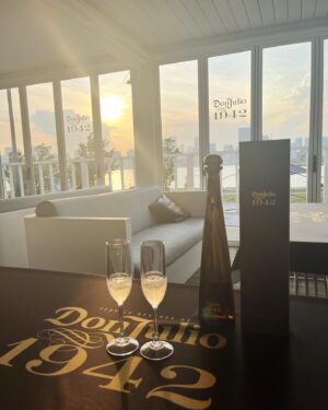 Mew Azama Instagram - 🍹🥂🍻🍾🍸

キラナガーデン豊洲で開催された
「DIAGEO WORLD CLASS 2023 JAPAN FINAL」へ
　

この素晴らしいロケーションの中、美味しいテキーラやウイスキーをいただき最高のひとときでした💜

外で飲むお酒って本当に美味しいですよね😍
　
　
#Worldclassjapan2023
#お酒は二十歳になってから
#pr